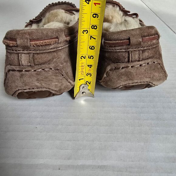 Uggs Dakota Moccasin leather slippers . Size 9 - Picture 9 of 10